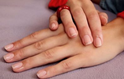 strengthen-nails-at-home